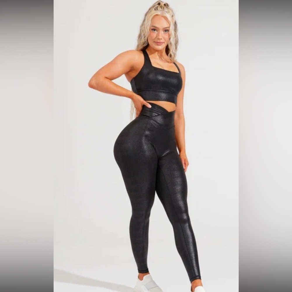 Buff Bunny Viper leggings
